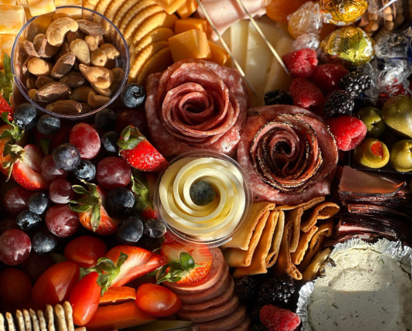 Large charcuterie box
